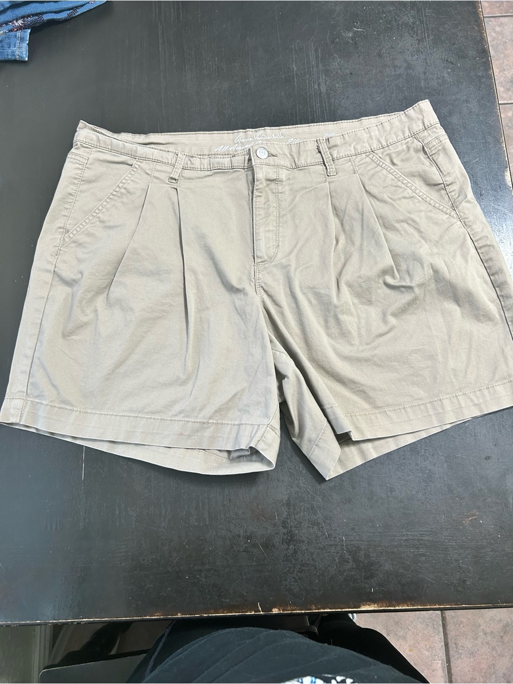 Gloria Vanderbilt Men's Pleated Tan Flat Front Shorts